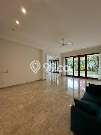 Sewa Rumah Nyaman di Kemang LT 650m2 / LB 480m2 Kondisi Bagus Sewa Rumah Nyaman di Kemang LT 650m2 / LB 480m2 Kondisi Bagus