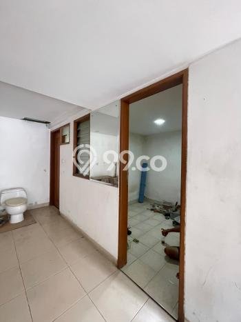 Lokasi strategis! Rumah siap huni disewakan di Cilandak LB 1000m2 Lokasi strategis! Rumah siap huni disewakan di Cilandak LB 1000m2