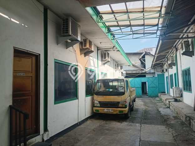 KEUNTUNGAN BERLIPAT! Pabrik Kawasan Kebayoran Lama, Luas 5000m², Lokasi Jalan Utama KEUNTUNGAN BERLIPAT! Pabrik Kawasan Kebayoran Lama, Luas 5000m², Lokasi Jalan Utama