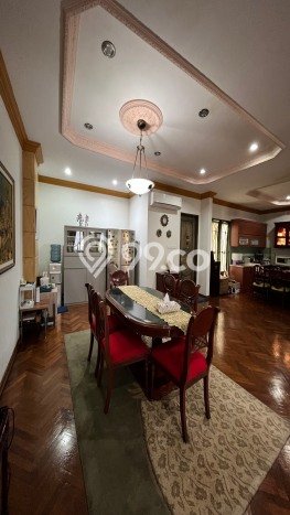 Rumah Elit Modern Siap Huni di Pondok Indah Jakarta Selatan Rumah Elit Modern Siap Huni di Pondok Indah Jakarta Selatan
