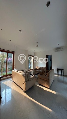 Disewakan Rumah Strategis di Pejaten LT 1000m2 / LB 30m2 Siap Huni Disewakan Rumah Strategis di Pejaten LT 1000m2 / LB 30m2 Siap Huni