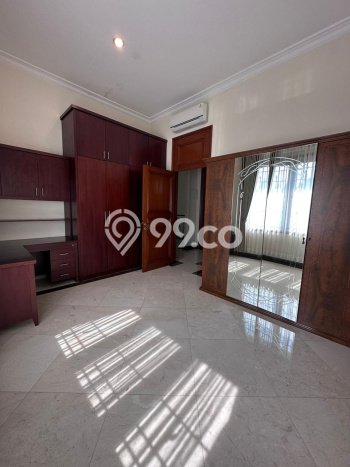 Hunian Modern Dikontrakkan 6 Kamar di Kebayoran Baru Bisa Nego Hunian Modern Dikontrakkan 6 Kamar di Kebayoran Baru Bisa Nego
