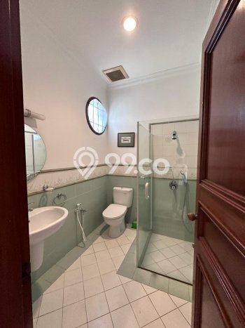 Hunian Modern Dikontrakkan 6 Kamar di Kebayoran Baru Bisa Nego Hunian Modern Dikontrakkan 6 Kamar di Kebayoran Baru Bisa Nego