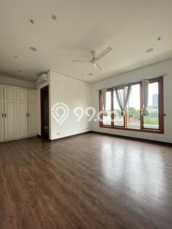 Lokasi strategis! Rumah siap huni disewakan di Cilandak LB 1000m2 Lokasi strategis! Rumah siap huni disewakan di Cilandak LB 1000m2