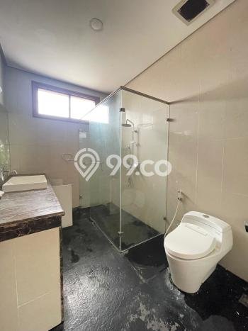 Lokasi strategis! Rumah siap huni disewakan di Cilandak LB 1000m2 Lokasi strategis! Rumah siap huni disewakan di Cilandak LB 1000m2