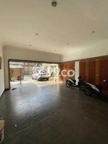 Ready to Use! Premium House LT 450m2 Desain Elegan di Cipete Ready to Use! Premium House LT 450m2 Desain Elegan di Cipete
