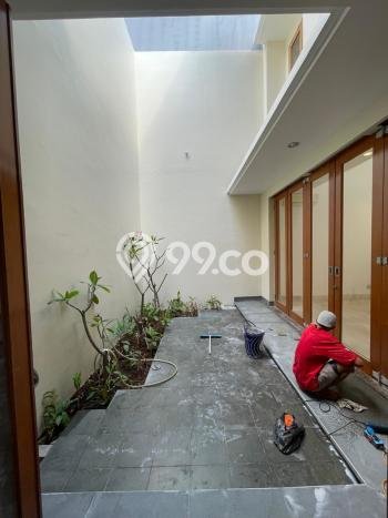 Ready to Use! Premium House LT 450m2 Desain Elegan di Cipete Ready to Use! Premium House LT 450m2 Desain Elegan di Cipete