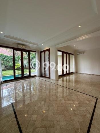 Sewa Rumah Nyaman di Kemang LT 650m2 / LB 480m2 Kondisi Bagus Sewa Rumah Nyaman di Kemang LT 650m2 / LB 480m2 Kondisi Bagus