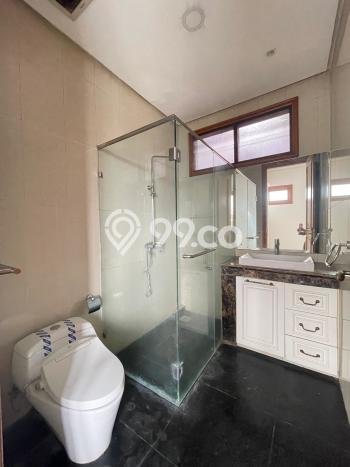 Lokasi strategis! Rumah siap huni disewakan di Cilandak LB 1000m2 Lokasi strategis! Rumah siap huni disewakan di Cilandak LB 1000m2