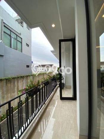 Siap Huni Hunian Elit 4 Kamar di Kebayoran Baru Dekat ke Mana Saja Siap Huni Hunian Elit 4 Kamar di Kebayoran Baru Dekat ke Mana Saja