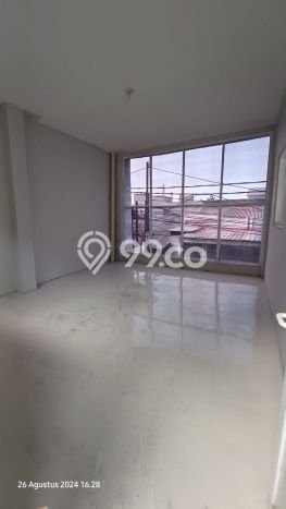 LOKASI STRATEGIS! Gudang Kawasan , Luas 300m2m², Akses Strategis LOKASI STRATEGIS! Gudang Kawasan , Luas 300m2m², Akses Strategis