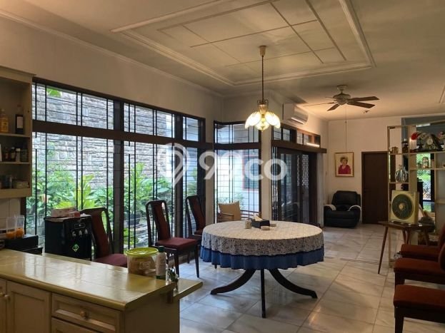Rumah Luxury Modern Tanpa Renovasi di Puri Indah Jakarta Barat Rumah Luxury Modern Tanpa Renovasi di Puri Indah Jakarta Barat