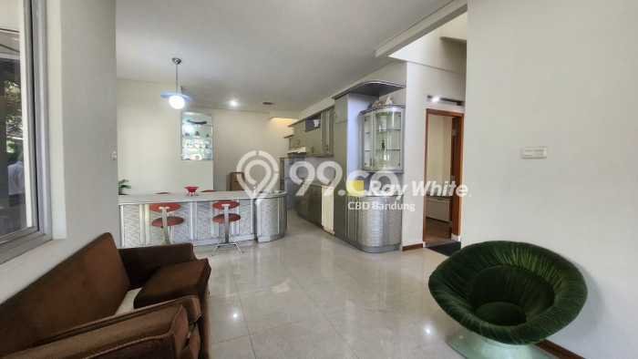 Jual Rumah Luas Megah Dengan View Eksklusif di Cigadung, Bandung Jual Rumah Luas Megah Dengan View Eksklusif di Cigadung, Bandung
