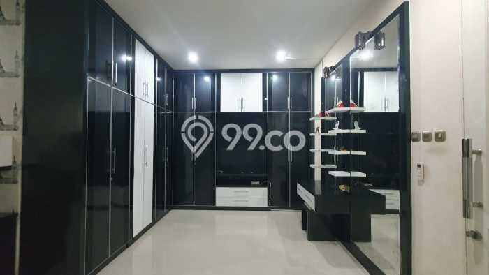 Disewakan! Rumah 4 Kamar Tidur &
4 Kamar Mandi di Pantai Indah Kapuk, Jakarta Utara Disewakan! Rumah 4 Kamar Tidur &
4 Kamar Mandi di Pantai Indah Kapuk, Jakarta Utara
