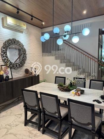 Dijual Rumah Mewah Megah Dengan View Cantik di Pakuwon Indah, Surabaya Dijual Rumah Mewah Megah Dengan View Cantik di Pakuwon Indah, Surabaya
