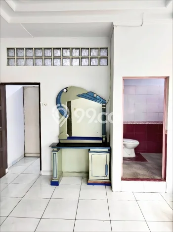 Dijual Cepat Rumah Bagus Siap Huni LB 180m2 di Medan Timur, Medan Dijual Cepat Rumah Bagus Siap Huni LB 180m2 di Medan Timur, Medan