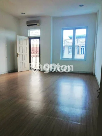 Rumah Modern Minimalis 3 Kamar Bisa Langsung Pindah di Medan Barat Rumah Modern Minimalis 3 Kamar Bisa Langsung Pindah di Medan Barat
