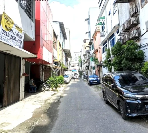 Unit Ruko disewakan di Medan Timur Medan dengan LT 82m2 / LB 165m2 Unit Ruko disewakan di Medan Timur Medan dengan LT 82m2 / LB 165m2