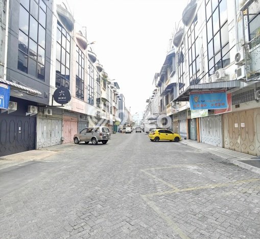 FOR SALE! Ruko di Medan Maimun Medan, LT 64m2, LB 192m2 FOR SALE! Ruko di Medan Maimun Medan, LT 64m2, LB 192m2