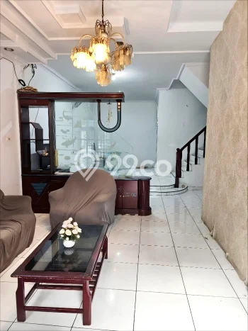 Dijual Cepat Rumah Bagus Siap Huni LB 180m2 di Medan Timur, Medan Dijual Cepat Rumah Bagus Siap Huni LB 180m2 di Medan Timur, Medan