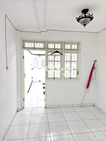 Lokasi strategis! Rumah siap pakai dikontrakkan di Medan Sunggal LB 130m2 Lokasi strategis! Rumah siap pakai dikontrakkan di Medan Sunggal LB 130m2