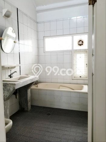 KAWASAN BISNIS! Ruko Kawasan Medan Timur, Luas 180m², Akses Raya KAWASAN BISNIS! Ruko Kawasan Medan Timur, Luas 180m², Akses Raya