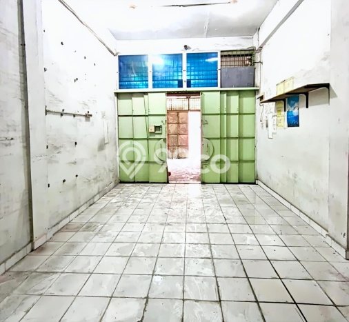 FOR SALE! Ruko di Medan Area Medan, LT 92m2, LB 200m2 FOR SALE! Ruko di Medan Area Medan, LT 92m2, LB 200m2