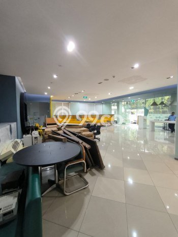 Unit Kantor Paling Strategis di Genteng Surabaya dengan LB 1500m2 Unit Kantor Paling Strategis di Genteng Surabaya dengan LB 1500m2