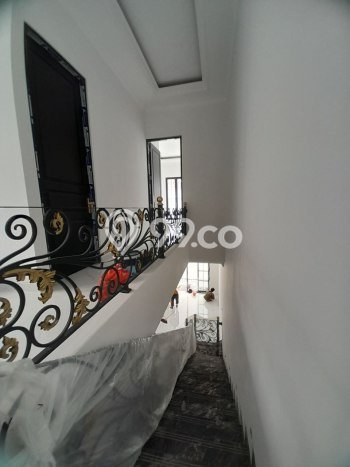 Siap Huni Hunian Elit 5 Kamar di Mulyorejo Dekat ke Mana Pun Siap Huni Hunian Elit 5 Kamar di Mulyorejo Dekat ke Mana Pun