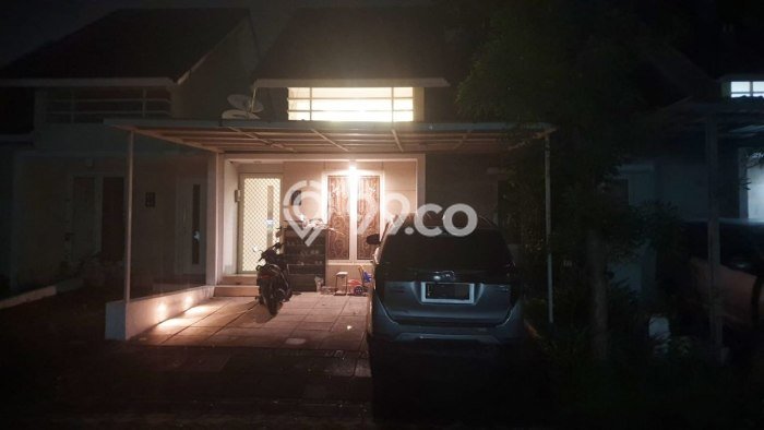 Rumah Modern 3 KT di Citraland Surabaya Unfurnished Rumah Modern 3 KT di Citraland Surabaya Unfurnished