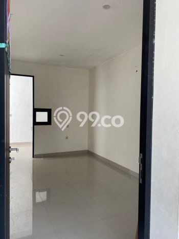 For Sale Rumah 3 Kamar Lokasi Strategis Nyaman dan Strategis di Rungkut For Sale Rumah 3 Kamar Lokasi Strategis Nyaman dan Strategis di Rungkut