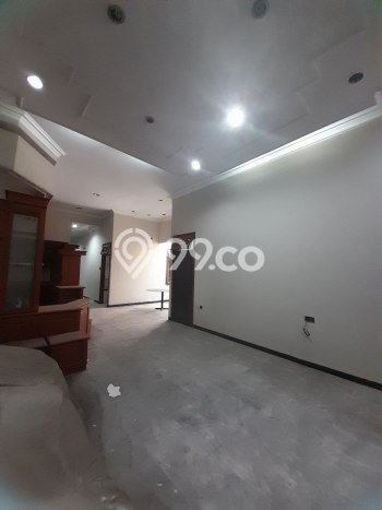 Ready to Use! Premium House LT 384m2 Desain Modern di Kutisari Ready to Use! Premium House LT 384m2 Desain Modern di Kutisari