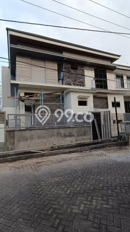 Siap Huni Hunian Elit 5 Kamar di Sukolilo Dekat ke Mana Pun Siap Huni Hunian Elit 5 Kamar di Sukolilo Dekat ke Mana Pun