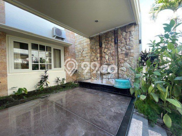 Dijual Rumah Premium dengan Fasilitas Sekitar Lengkap di Sukolilo, Surabaya Dijual Rumah Premium dengan Fasilitas Sekitar Lengkap di Sukolilo, Surabaya