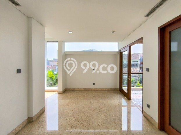 Ready to Use! Premium House LT 390m2 Desain Modern di Pondok Indah Ready to Use! Premium House LT 390m2 Desain Modern di Pondok Indah
