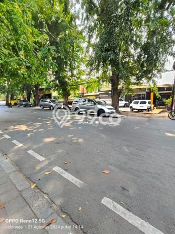 Unit Komersial Dijual di Jakarta Pusat LT 687m2 & LB 289m2 Unit Komersial Dijual di Jakarta Pusat LT 687m2 & LB 289m2