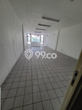 Disewakan Ruko komersial di Kelapa Gading luas bangunan 300m2 Disewakan Ruko komersial di Kelapa Gading luas bangunan 300m2