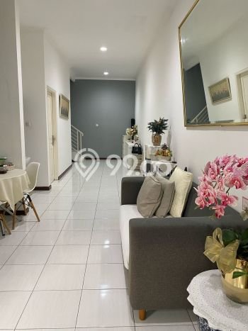 Rumah Strategis Modern Lb 137m2 di Kelapa Gading, Jakarta Utara Rumah Strategis Modern Lb 137m2 di Kelapa Gading, Jakarta Utara