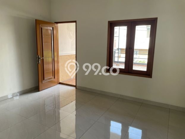 Rumah Elit Modern Tanpa Renovasi di Pegangsaan Jakarta Utara Rumah Elit Modern Tanpa Renovasi di Pegangsaan Jakarta Utara