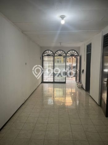 Rumah Strategis Modern Lb 160m2 di Kelapa Gading, Jakarta Utara Rumah Strategis Modern Lb 160m2 di Kelapa Gading, Jakarta Utara