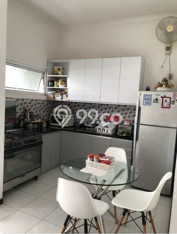 Rumah Strategis Modern Lb 137m2 di Kelapa Gading, Jakarta Utara Rumah Strategis Modern Lb 137m2 di Kelapa Gading, Jakarta Utara