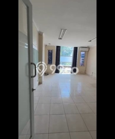 Ruko Lokasi Strategis di Kelapa Gading, Luas 162m², Disewakan Ruko Lokasi Strategis di Kelapa Gading, Luas 162m², Disewakan