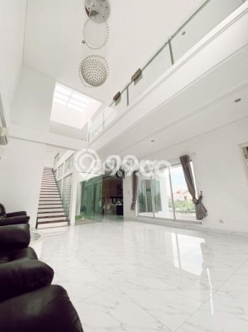 Rumah Elit LB 550m2 Siap Huni Desain Elegan di Kalideres, Jakarta Barat Rumah Elit LB 550m2 Siap Huni Desain Elegan di Kalideres, Jakarta Barat