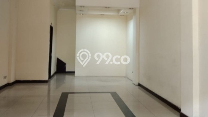 Ruko Disewakan di Area Ramai Kebayoran Lama, Jakarta Selatan Ruko Disewakan di Area Ramai Kebayoran Lama, Jakarta Selatan