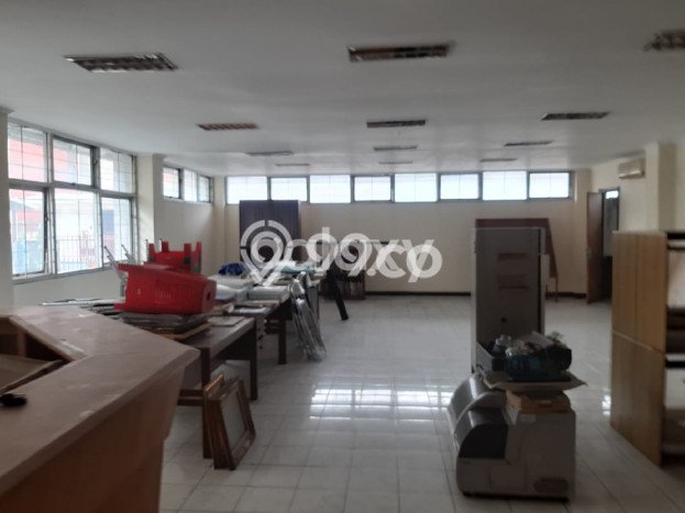 AREA KOMERSIAL! Kantor Kawasan Jatinegara, Luas 0m2m², Jalan Utama AREA KOMERSIAL! Kantor Kawasan Jatinegara, Luas 0m2m², Jalan Utama