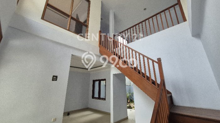 Jarang Ada! Rumah Sewa 3 Kamar Nyaman Siap Huni Setra Duta Jarang Ada! Rumah Sewa 3 Kamar Nyaman Siap Huni Setra Duta