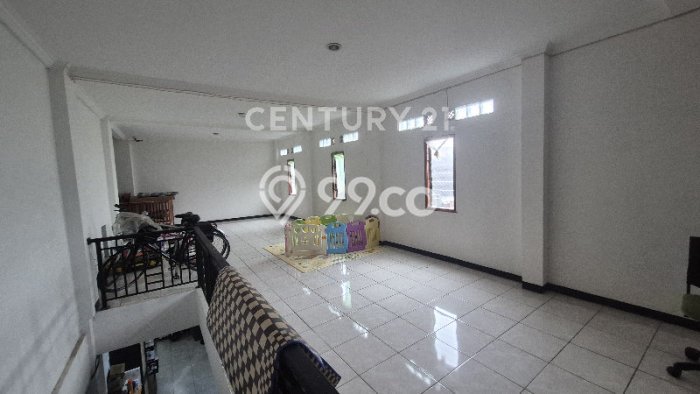 Rumah Elit LB 420m2 Siap Huni Desain Elegan di Pasteur, Bandung Rumah Elit LB 420m2 Siap Huni Desain Elegan di Pasteur, Bandung
