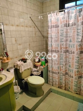 Rumah Hoek Luas Di Kawasan Strategis Tomang Rumah Hoek Luas Di Kawasan Strategis Tomang