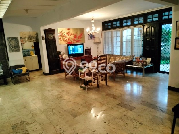 Rumah Hoek Luas Di Kawasan Strategis Tomang Rumah Hoek Luas Di Kawasan Strategis Tomang