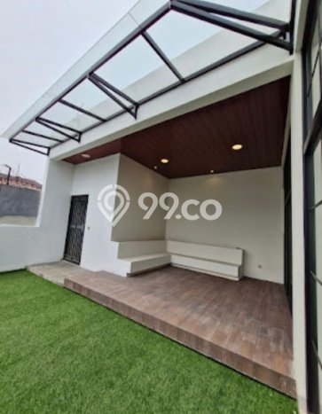 Rumah Mewah Brand New Bentuk Ngantong Ada Multi Function Room Lokasi Strategis Di Jalan Besar Tomang Rumah Mewah Brand New Bentuk Ngantong Ada Multi Function Room Lokasi Strategis Di Jalan Besar Tomang